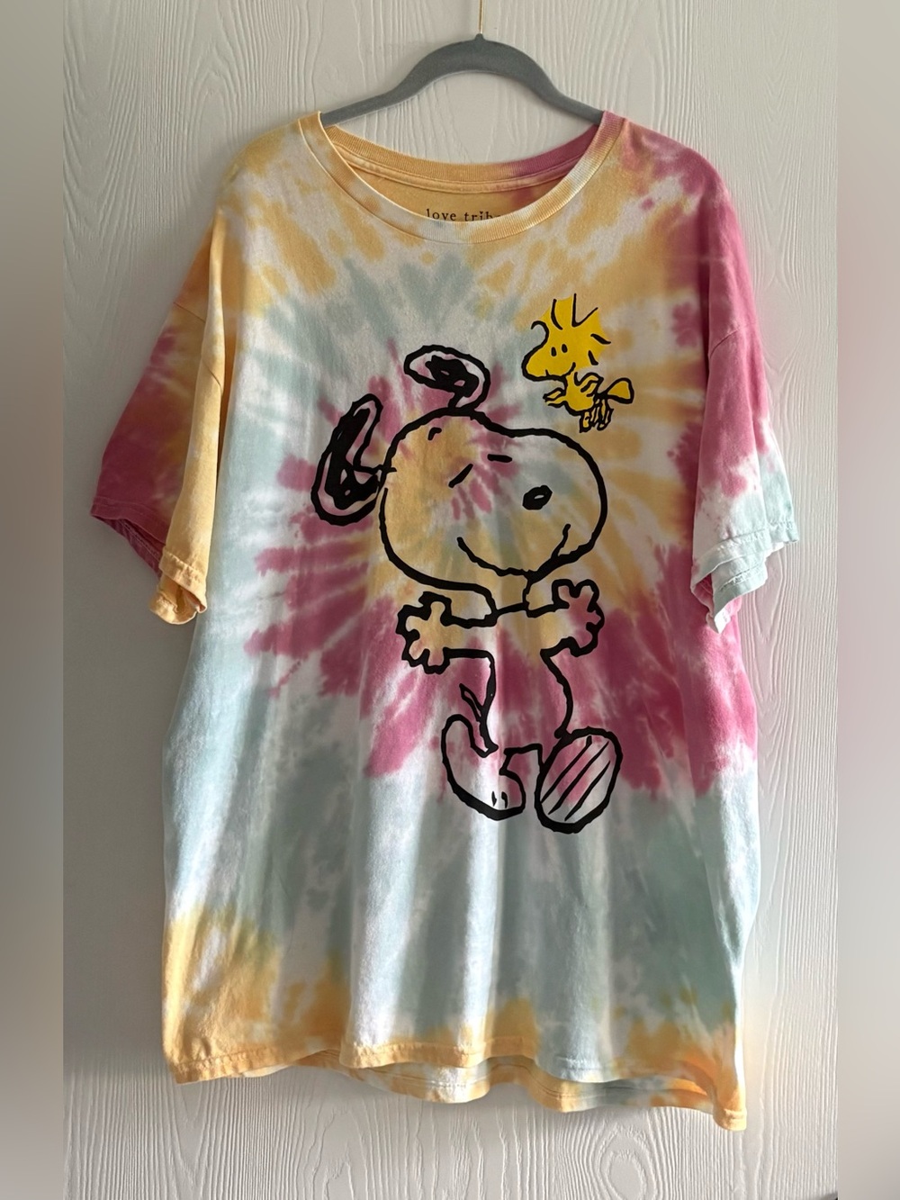 100% cotton tie dye short sleeve “Snoopy” T-shirt large